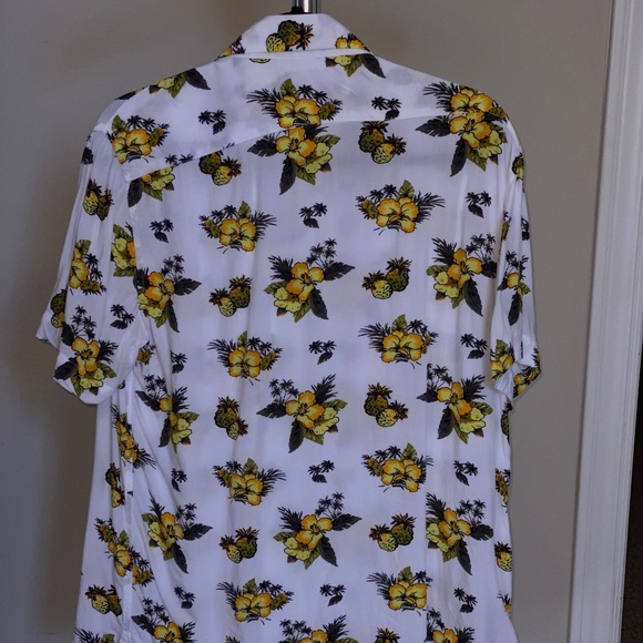 Banana Republic Rayon Floral Summer Button-Up - Picture 2 of 3